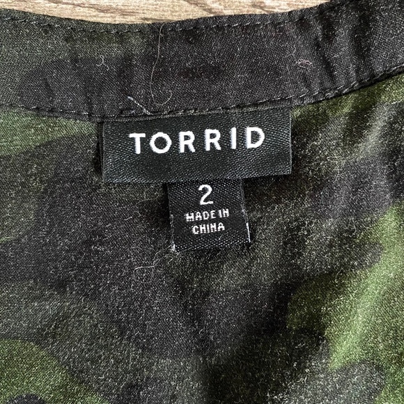 Torrid Camo Dolman Challis Button Down Shirt Top - Picture 5 of 5